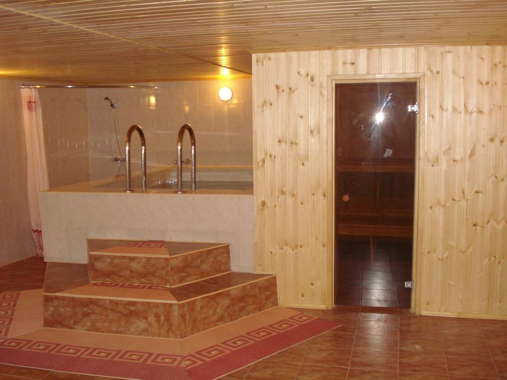Villa Usadba V Lapenkah à Grodno Extérieur photo