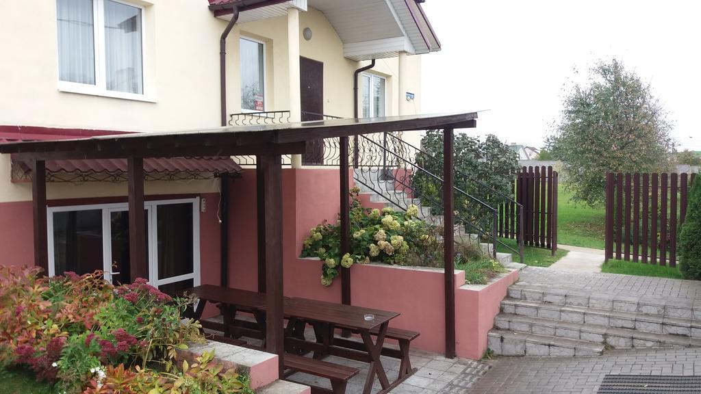 Villa Usadba V Lapenkah à Grodno Extérieur photo
