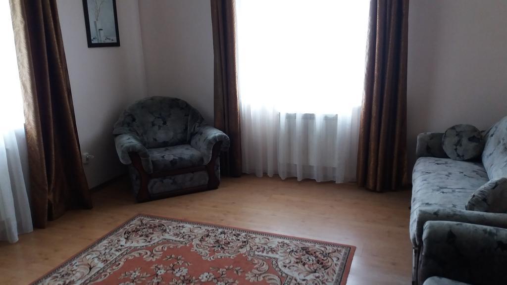 Villa Usadba V Lapenkah à Grodno Extérieur photo